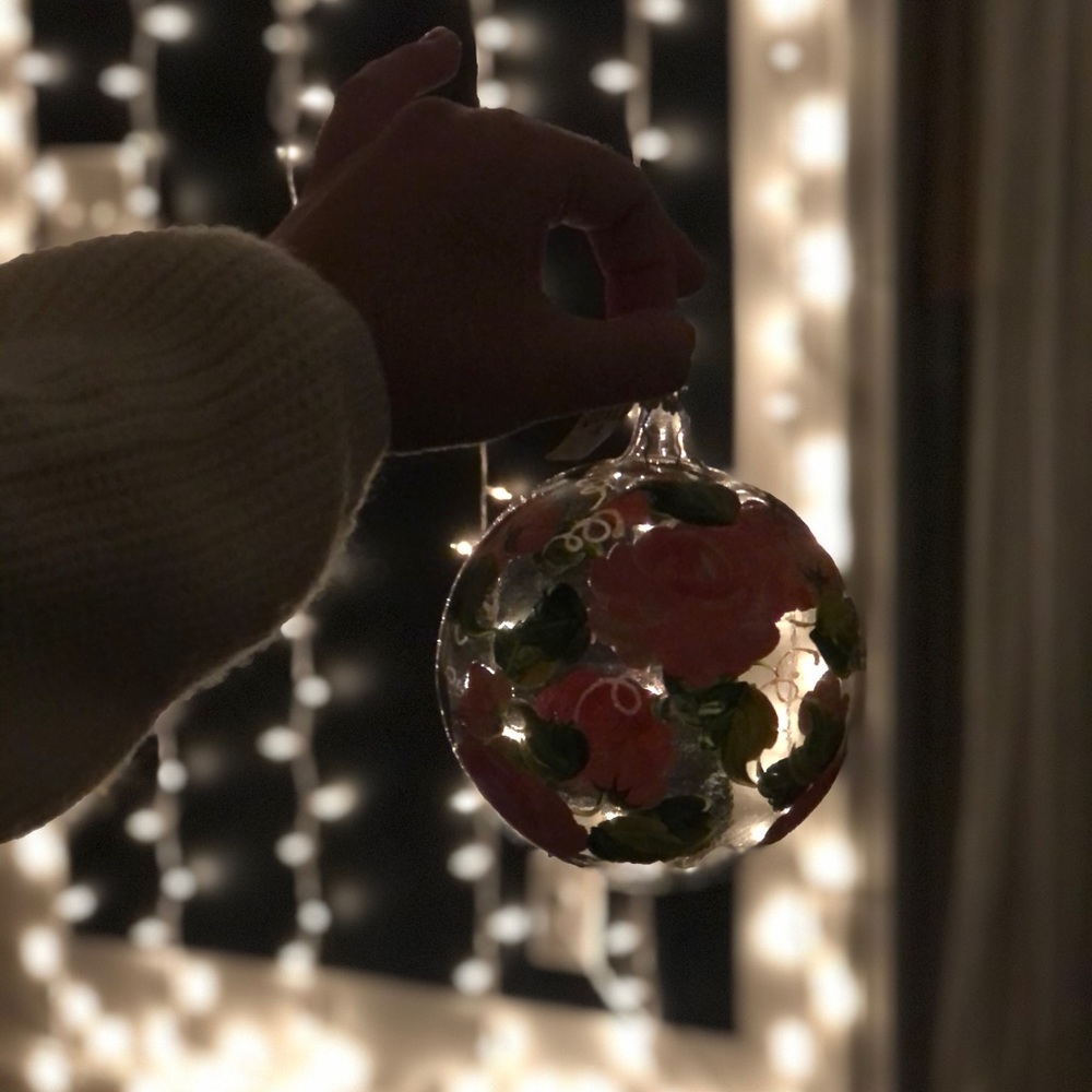 Beautiful Hand Painted Glass Ornament✨🌹🌷